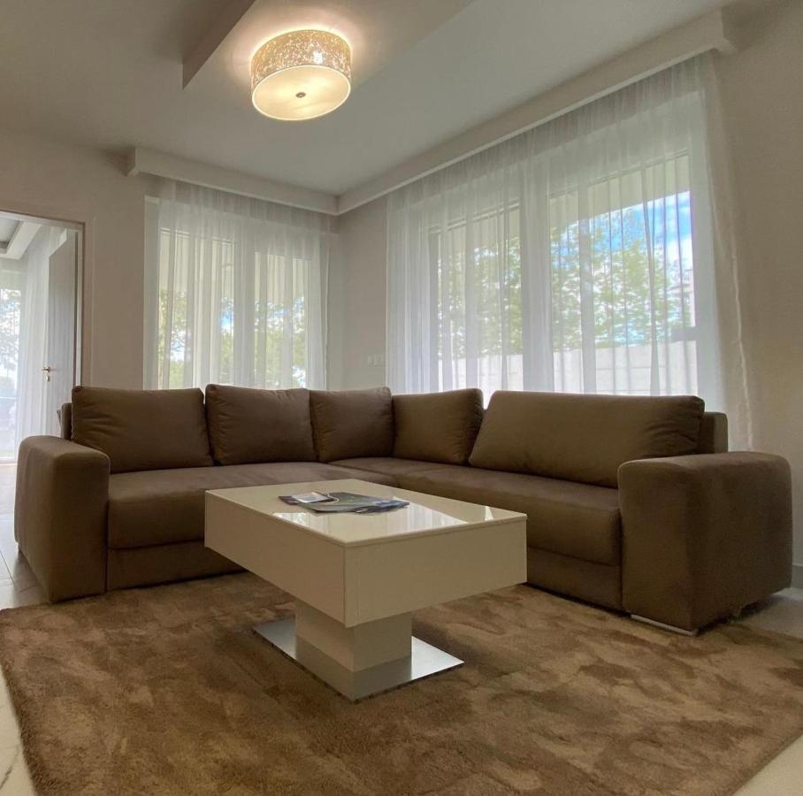 Sunshine Homes Zamardi Ngoại thất bức ảnh