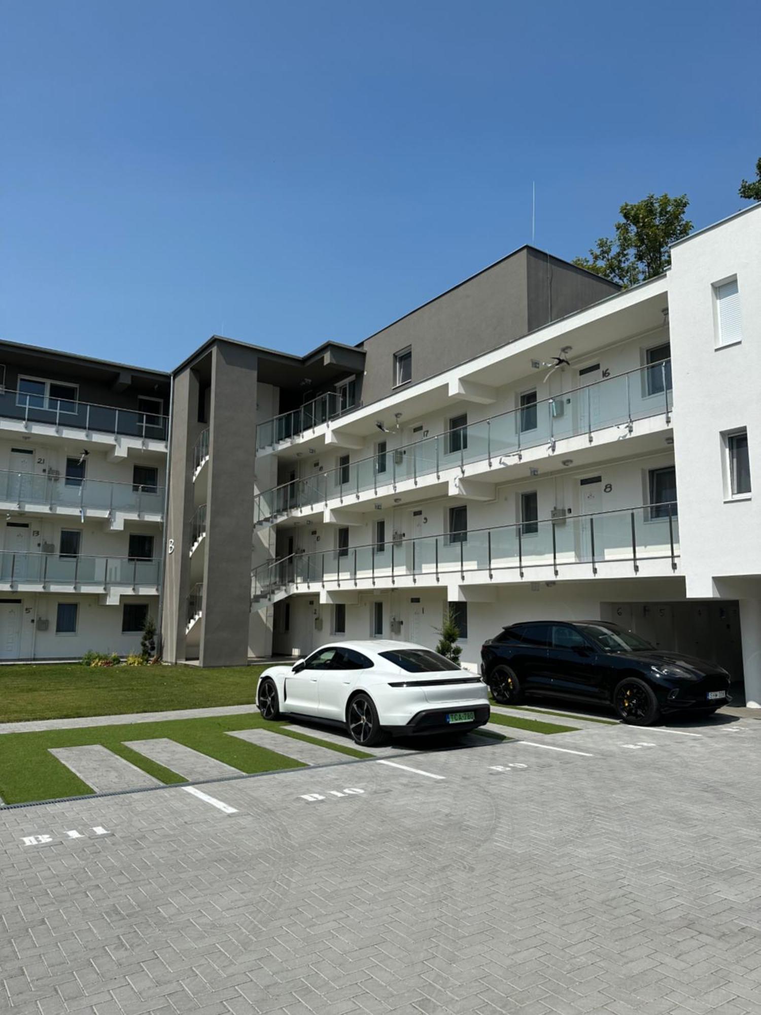 Sunshine Homes Zamardi Ngoại thất bức ảnh